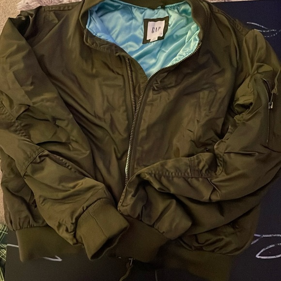 Gap bomber/puffer jacket, size Small. Like new. - Picture 5 of 9